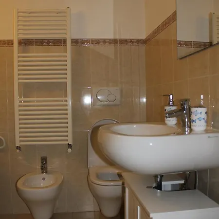 Garibaldi 25 * Lerici