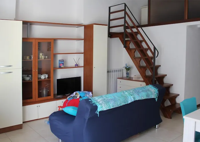 Garibaldi 25 * Lerici